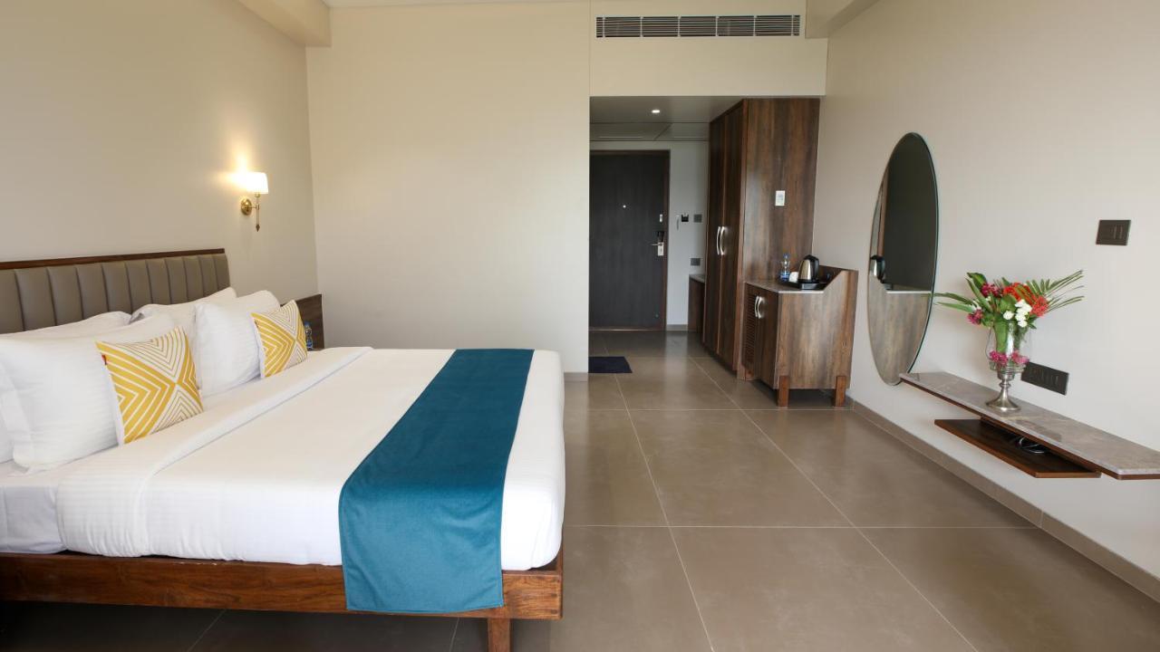 Golden Fields Resort Mulshi Exterior foto